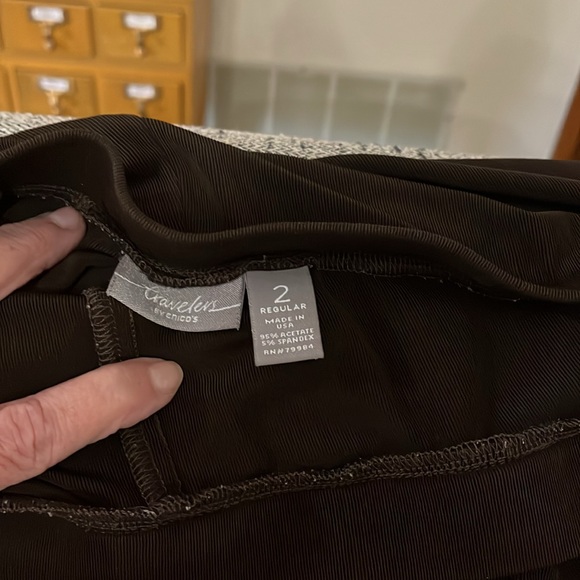 3 PC Chicos Travelers Pantsuit. - Picture 9 of 10